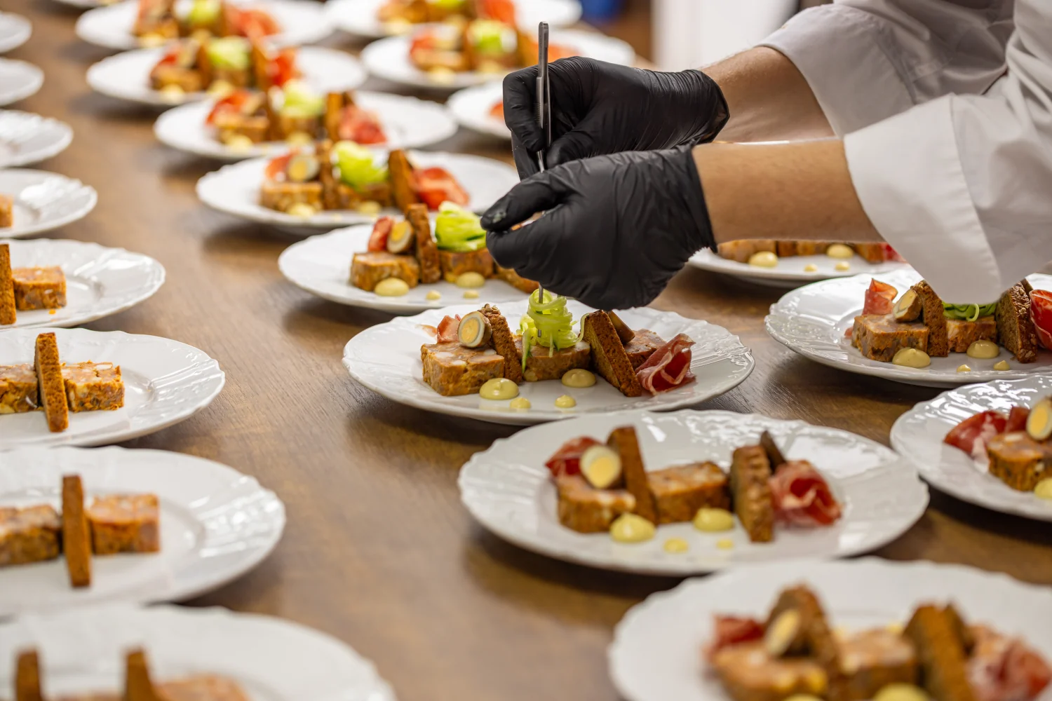 Gourmet Rouge - European Cuisine - History of the traiteur
