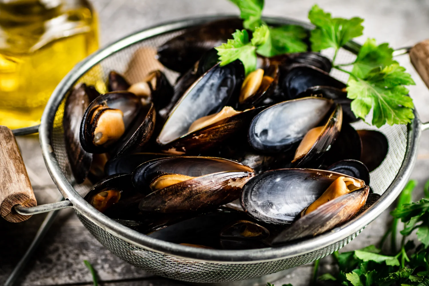 Gourmet Rouge - European Cuisine - Mussels Marinara